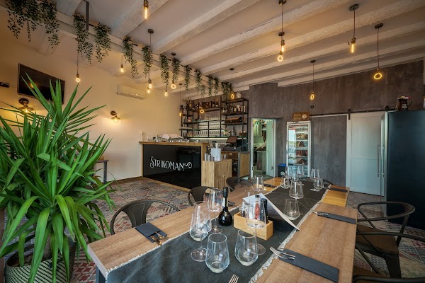 Strikoman's Bistro - Image 1