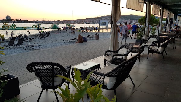 Restaurant Hangar - Image 1