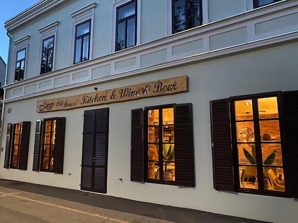 Chop Old House Hotel & Restaurant - Image 1