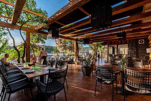 Restaurant Dalmacija Vela Luka - Image 1