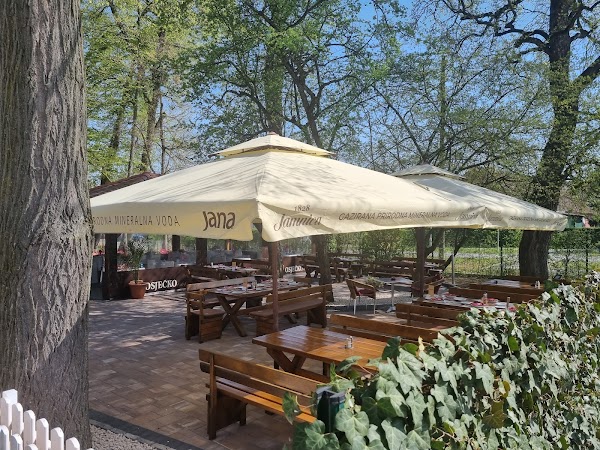 Hotel & Restoran Park - Image 1