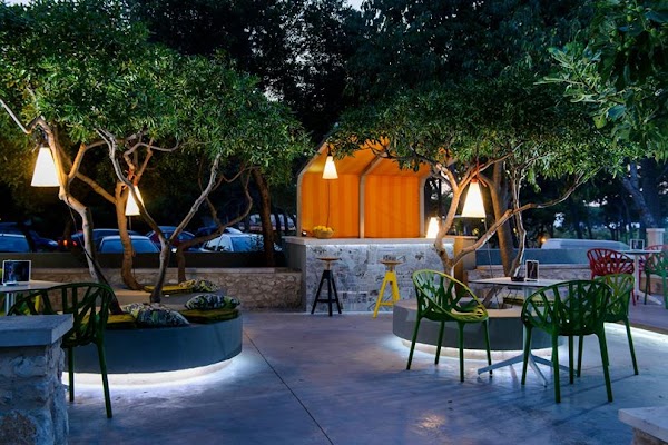 ROSO Bar&Restaurant - Image 1