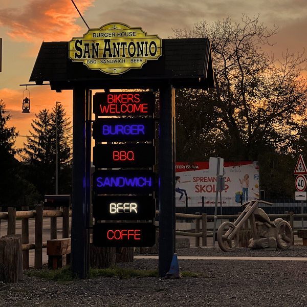 San Antonio - Burgers, BBQ, Beer - Image 1