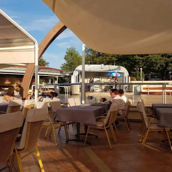 Restaurant Bijela Uvala - Image 1