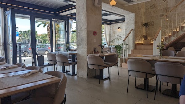 Restaurant Charlie's - Image 1