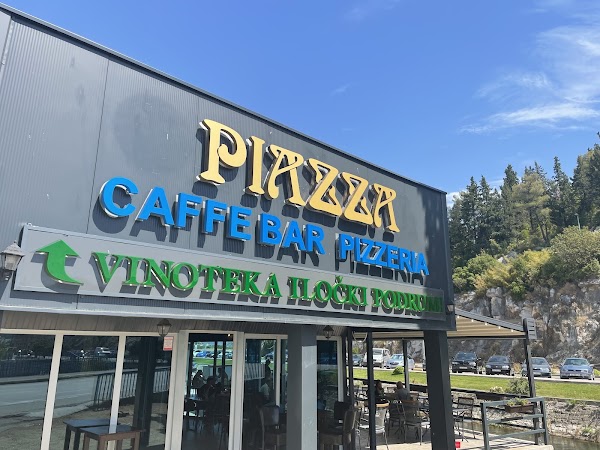 Grill & pizzeria Piazza - Image 1