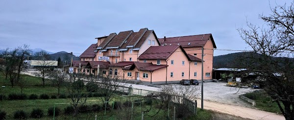 Hotel & Restoran "la card" - Mirni Kutak, 3 star - Image 1