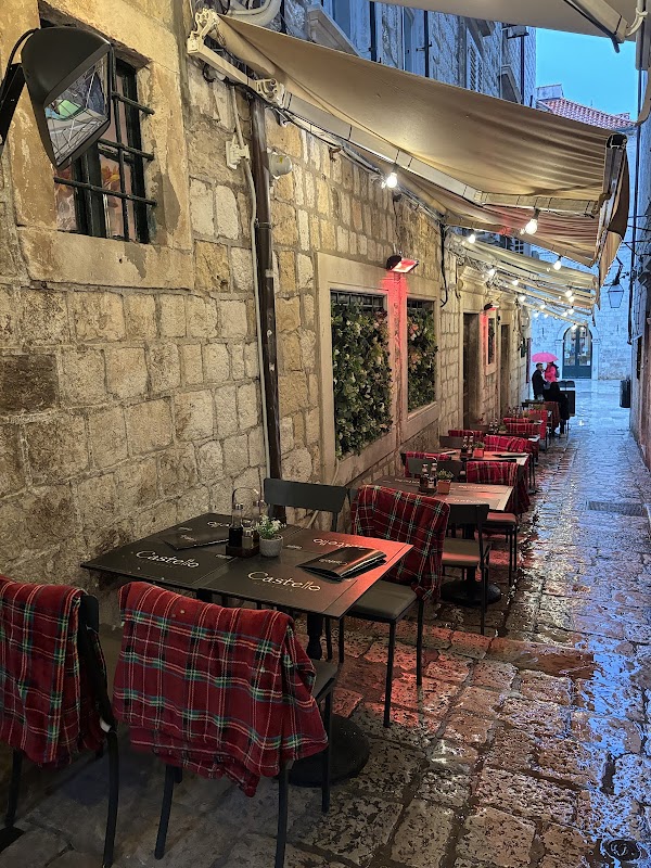 Castello mediteranean restaurant - Image 1