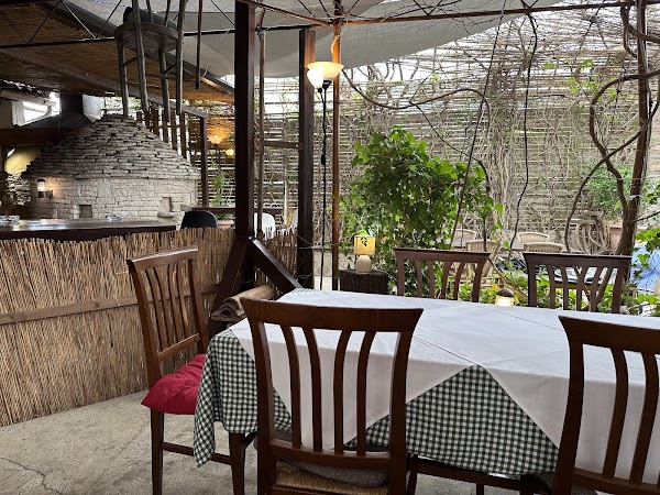 Taj Tavern - Image 1