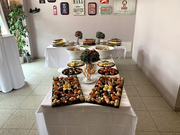 Deveron Gastro Pub - Image 1