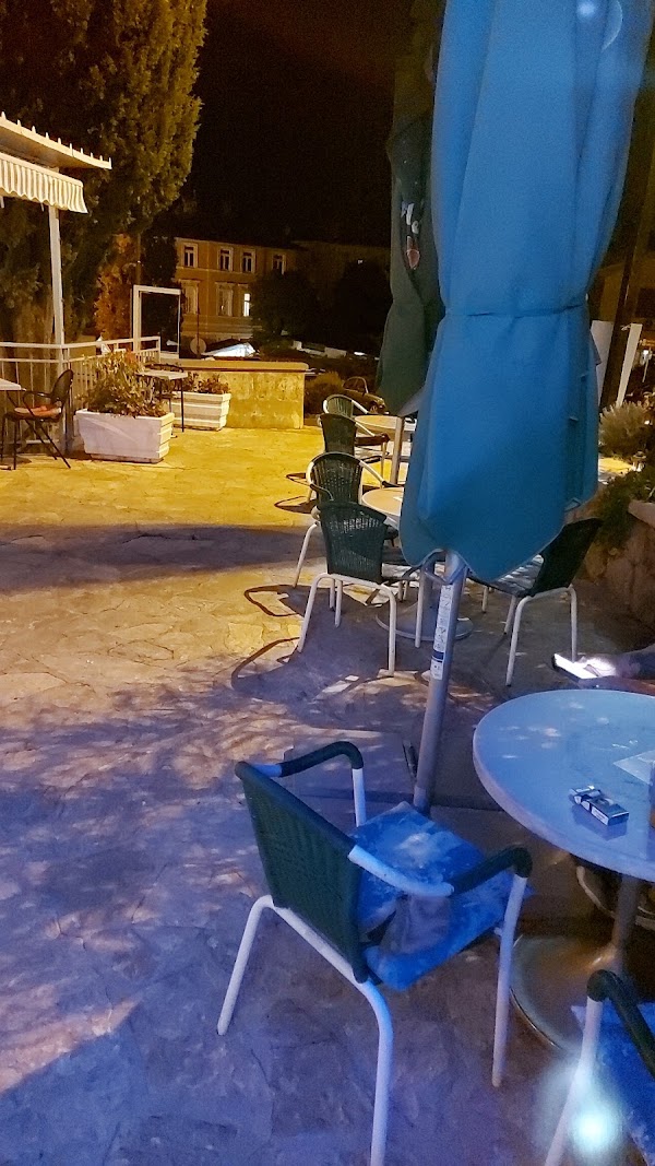 Bistro (caffe Ema) - Image 1