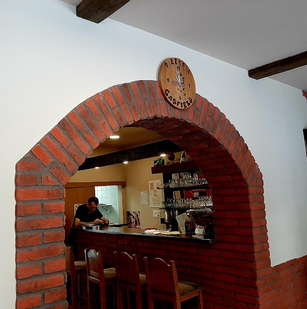 Pizzeria & Bistro Garfield - Image 1