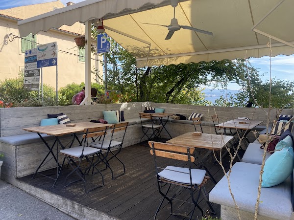 Valle Losca Tavern - Image 1