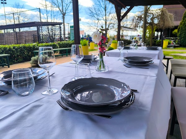 Izletiste Petek / Restoran Garfield - Image 1