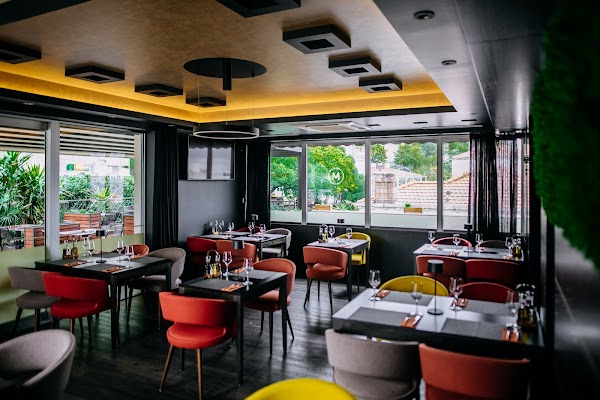 Marangun Food & Bar Room - Image 1