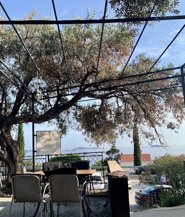 Bistro Paradiso - Image 1