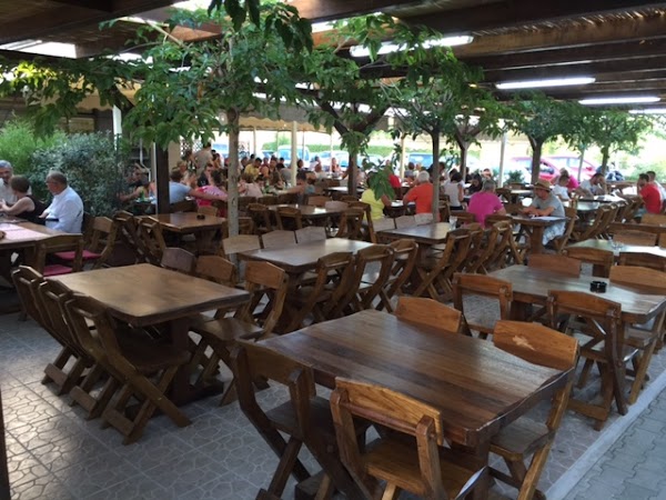 Antin Gušt Restaurant - Image 1
