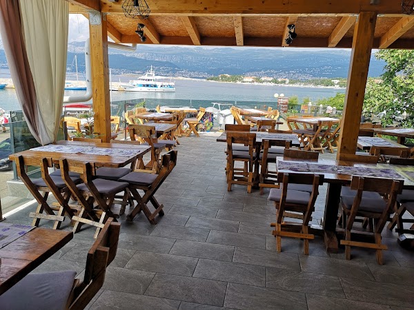 Bistro Macao & Catering - Image 1