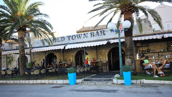 Old Town Bar & Grill - Image 1