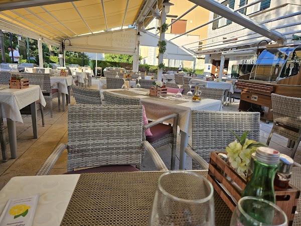 Restaurant hotel Trogir - Image 1