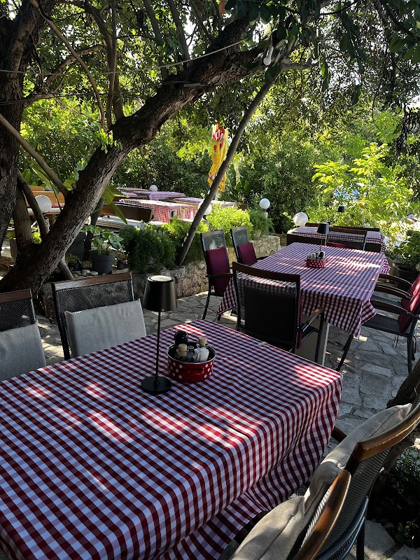 Restoran & apartmani “Santa Marija” DOL - Image 1