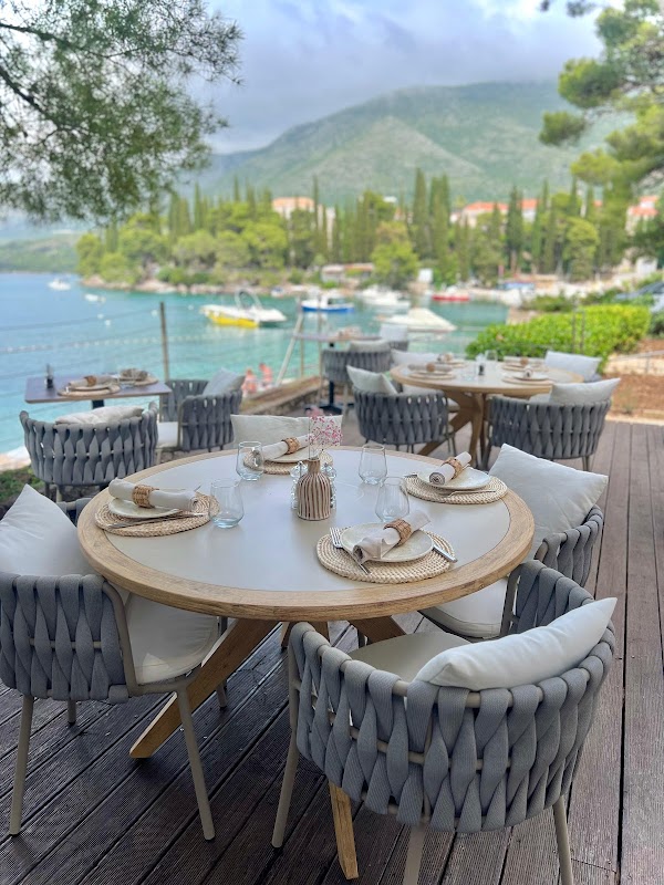 Tiha Restaurant & Bar - Image 1