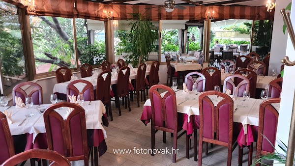 Restaurant Domino - Image 1