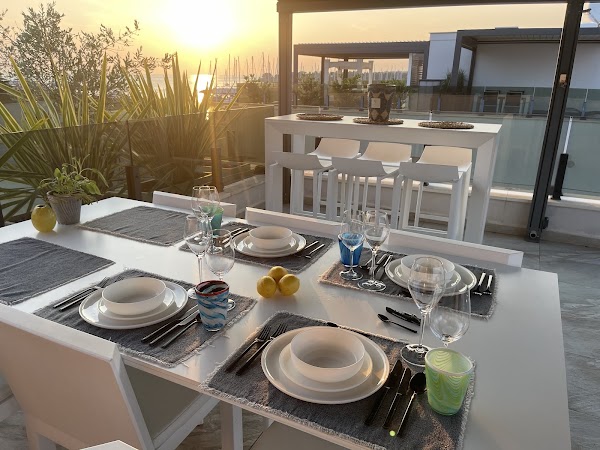 Green Oasis Bar, Lounge, Restaurant - Private Dining - Image 1