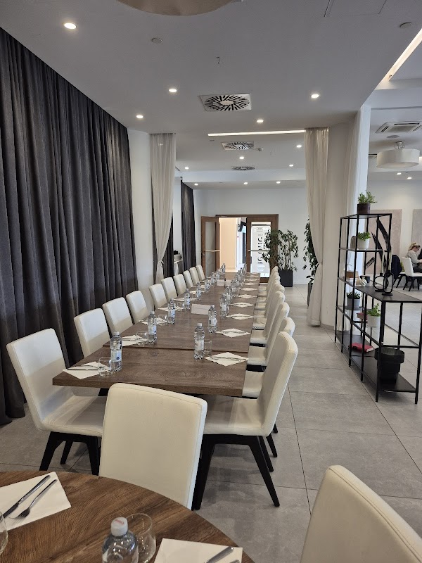 Restaurant The One - Image 1